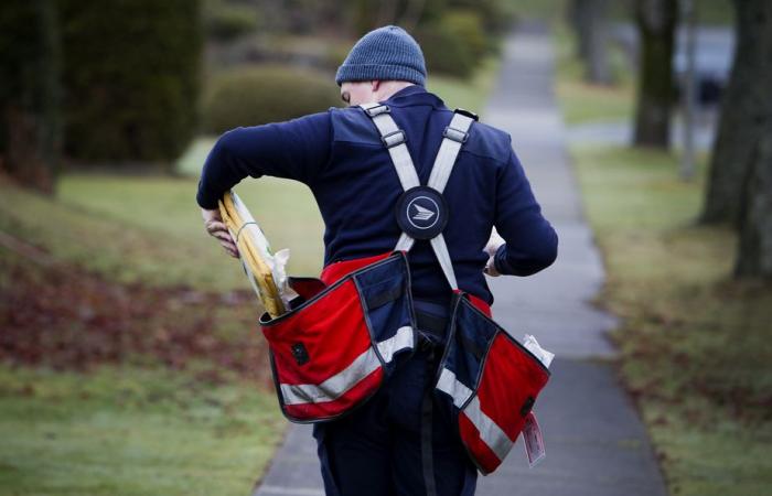 Amenaza de paro laboral en Canada Post | La Navidad podría costar más