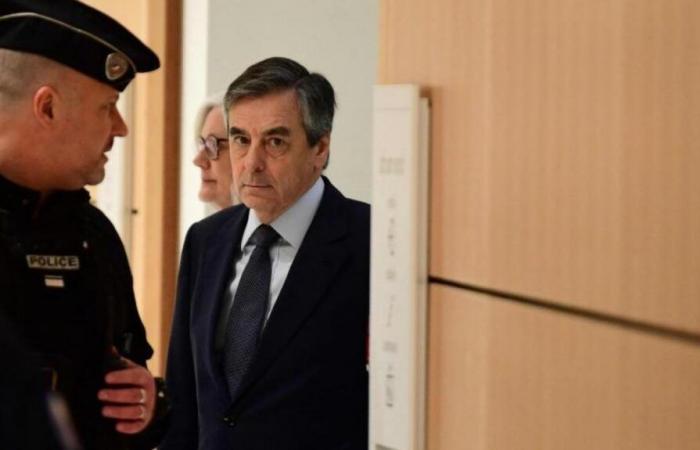 Empleos ficticios: François Fillon propone pagar 700.000 euros a la Asamblea Nacional