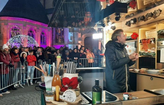 La multitud del gran día en La Ferté-Bernard para el programa de televisión Tous en Cuisine