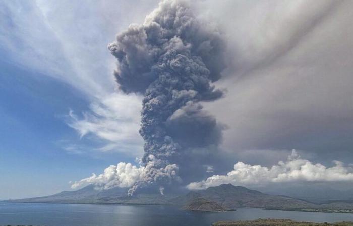 Lewotobi Laki-Laki: Cancelaciones de vuelos a Bali debido a la erupción volcánica