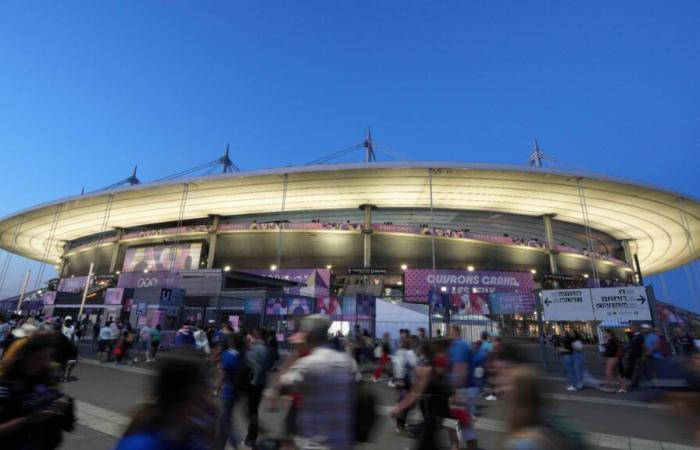 Las tiendas cerrarán a media tarde en los alrededores del Estadio de Francia.