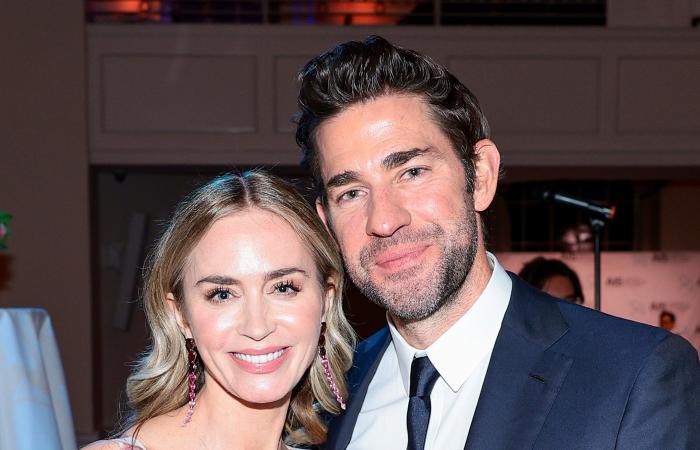 John Krasinski revela la reacción de su esposa Emily Blunt después de que People lo nombrara el hombre vivo más sexy de 2024