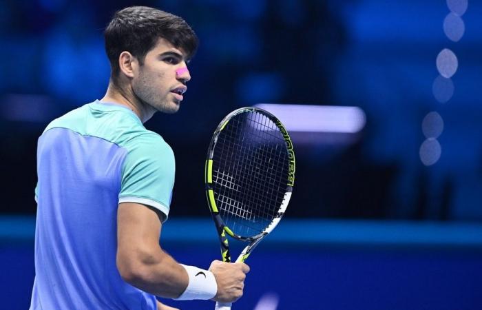 Alcaraz gana a Rublev y peleará por estar en semifinales