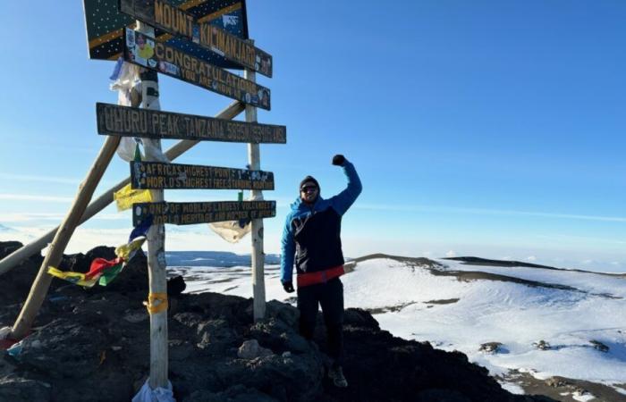 Blésois Terry Bauet en la cima del Kilimanjaro, solo con su diabetes