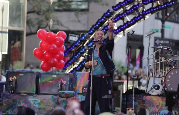 Chris Martin interrumpe concierto de Coldplay para ayudar a niño aplastado por multitud