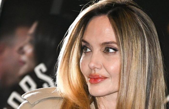 ¡El look de trinchera de otoño Rich Mom de Angelina Jolie está en Amazon por $ 48!