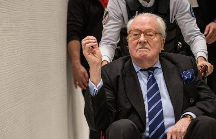 El sufrimiento de Jean-Marie Le Pen: el ex presidente del Frente Nacional fue hospitalizado el pasado fin de semana y se sometió a una serie de exámenes