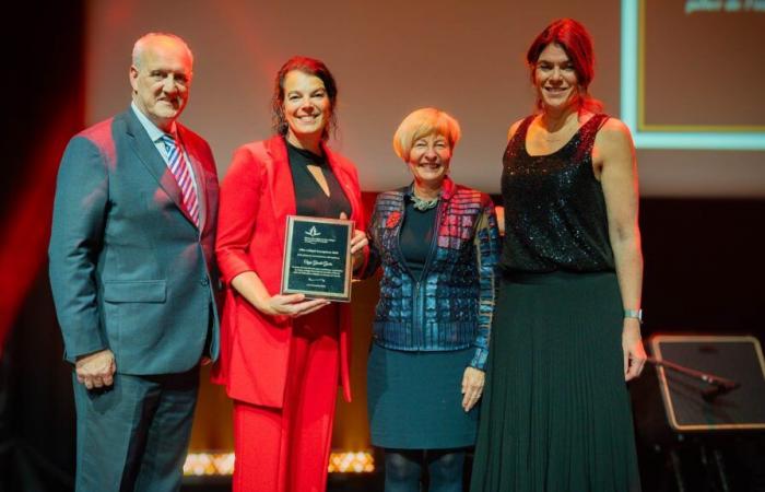 El Cégep Gérald-Godin recibe el premio del Pilar Colegial Francófono