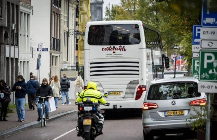 Violencia en Amsterdam: el alcalde habla de un ”cóctel tóxico de antisemitismo y vandalismo”