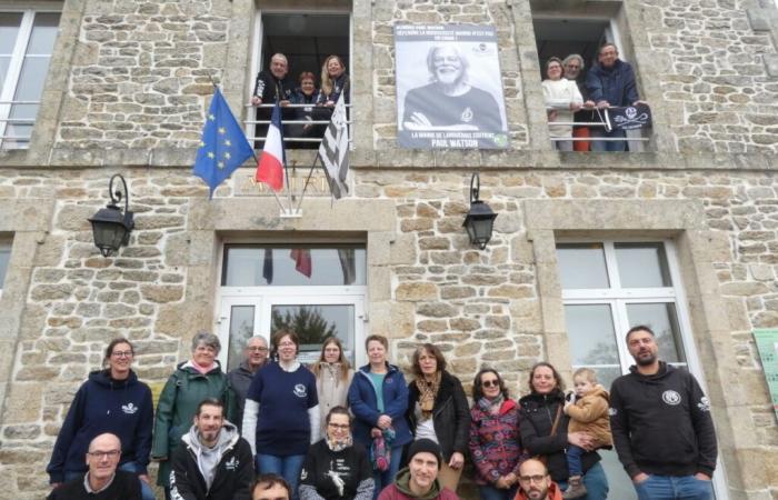 En Bretaña, los residentes se movilizaron para liberar a Paul Watson, fundador de Sea Shepherd.