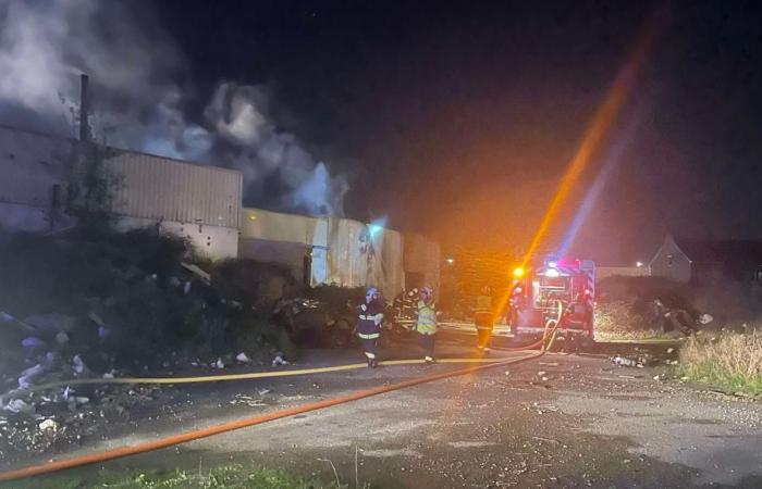 FOTOS Y VÍDEO. Hazebrouck: se produce un incendio en un antiguo matadero y tres personas son detenidas