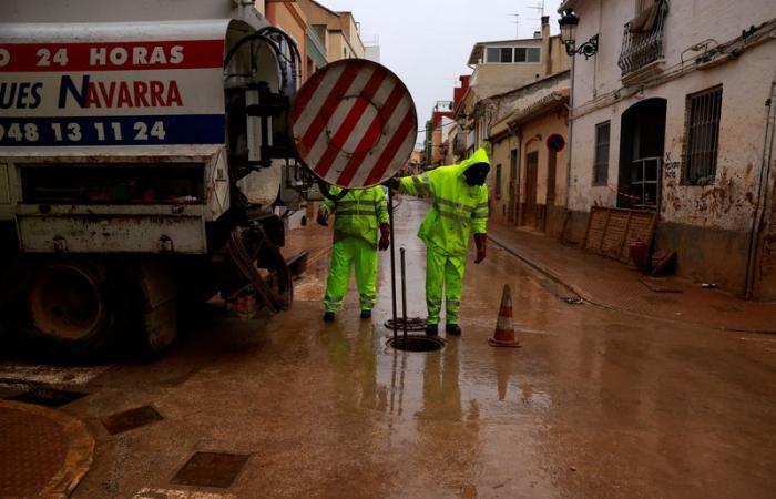 Los españoles se preparan para más tormentas dos semanas después de las mortales inundaciones de Valencia