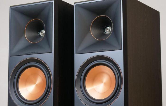 ¿Sonido potente y precio bajo? ¡El Klipsch RP-600M emociona sin salirse del presupuesto!