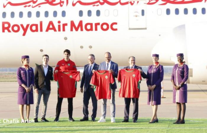 En presencia de los jugadores y del entrenador Walid Regragui Presentada la nueva camiseta de la selección nacional en Salé – Marruecos Hoy