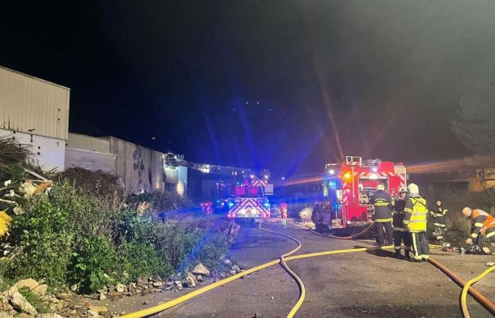 FOTOS Y VÍDEO. Hazebrouck: se produce un incendio en un antiguo matadero y tres personas son detenidas