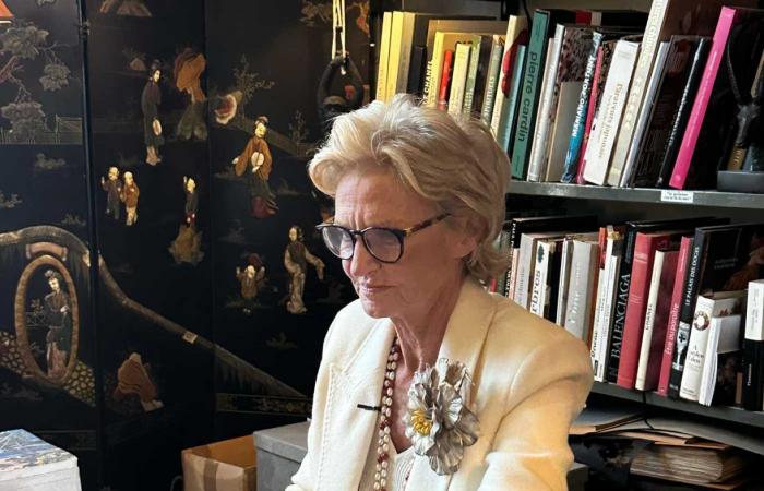 La princesa Ana de Borbón-Sicilias presenta su libro Entre las flores de Bernard Depoorter