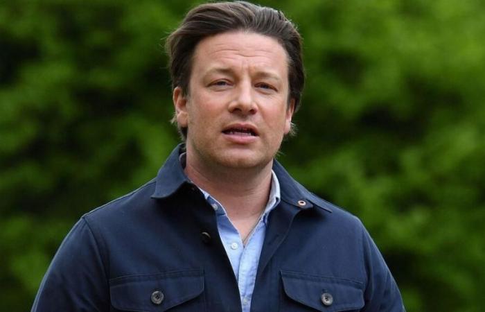 El famoso chef Jamie Oliver deja de vender su libro infantil, criticado por los aborígenes