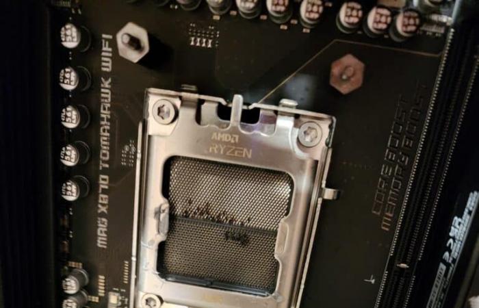 El Ryzen 7 9800X3D se sobrecalienta hasta el punto de quemar el stock de la placa base del usuario