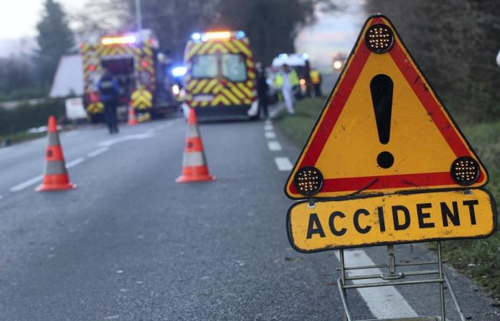 Atropellado por un automovilista, un ciclista muere al costado de la vía tras un violento impacto