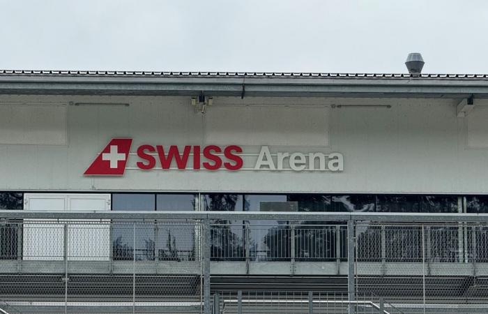 Cuatro heridos en la parrilla de gas del Swiss Arena: accidente durante un partido de hockey sobre hielo en Kloten