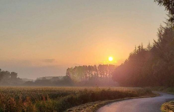 80 años de la “Francia Occidental”. Nuestros porteadores también son fotógrafos del amanecer.