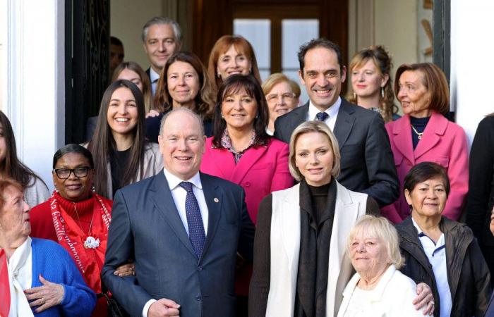 Albert y Charlène apoyan a la Cruz Roja de Mónaco