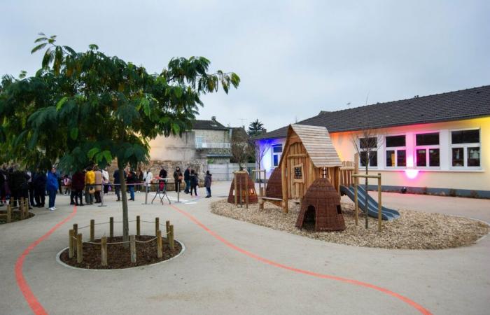 Un patio Oasis en la escuela Méry-sur-Oise Centre