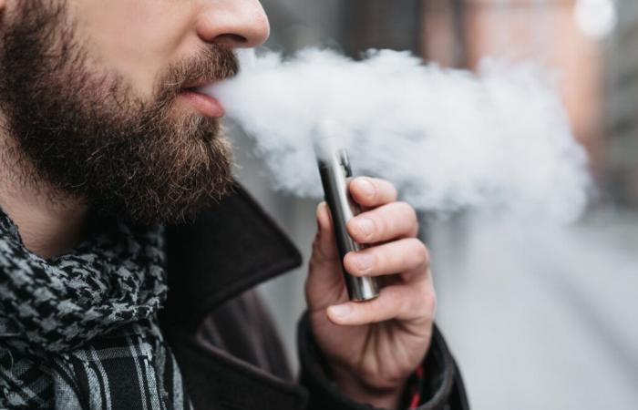 Cuidado con los cigarrillos electrónicos con frutos rojos, pueden ser muy peligrosos para los pulmones