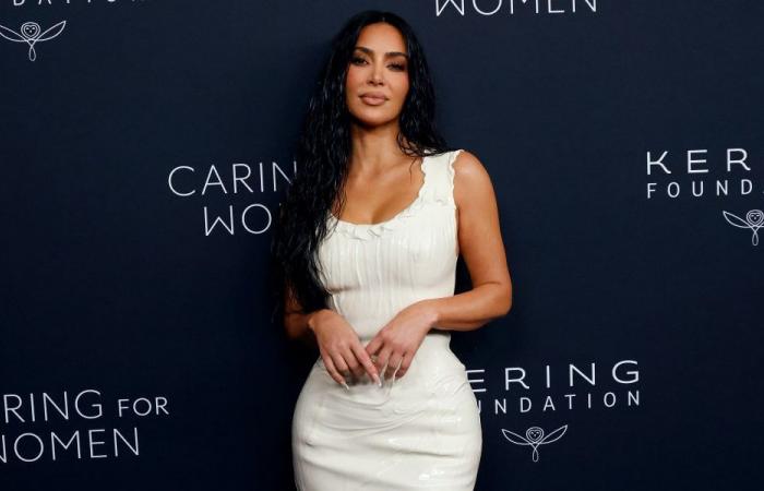 Kim Kardashian dice que está “criando a cuatro hijos sola”