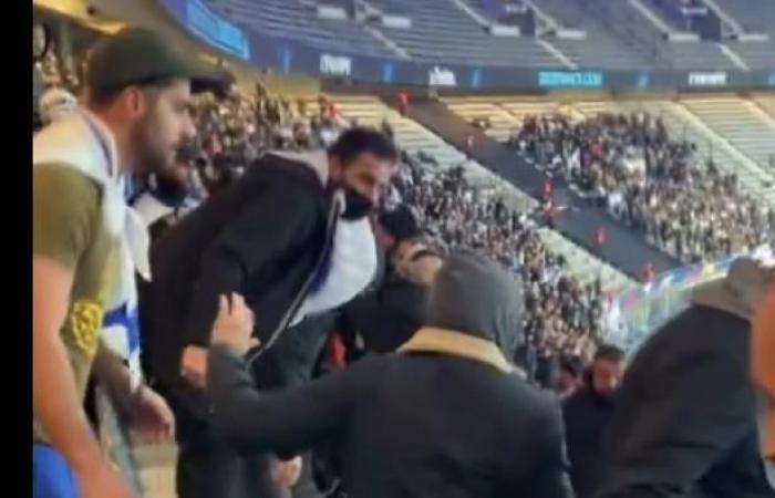 EN VIVO – Francia/Israel: Las tensiones estallaron en las gradas mientras los aficionados gritaban “liberar a los rehenes” con una pelea que comenzó durante unos minutos – Ver