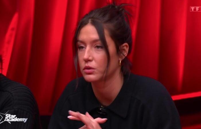 “¿Historias de amor?” : Adèle Exarchopoulos cocina para los estudiantes de Star Academy