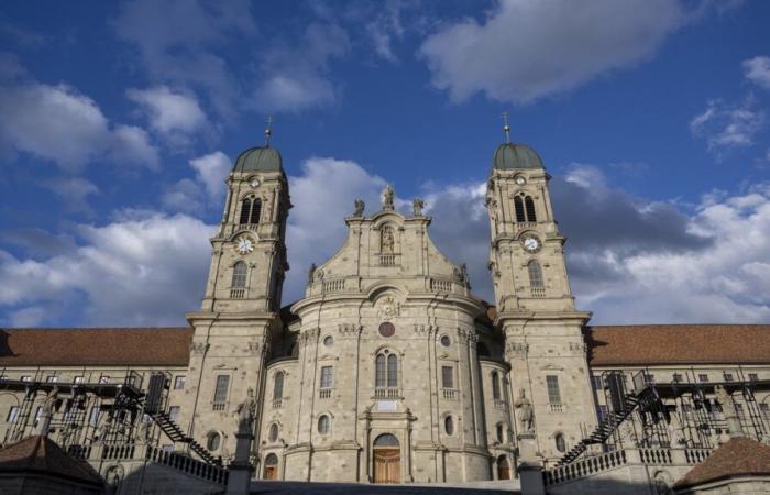 Incendio en el monasterio de Einsiedeln – Alertswiss advierte sobre la formación de humo