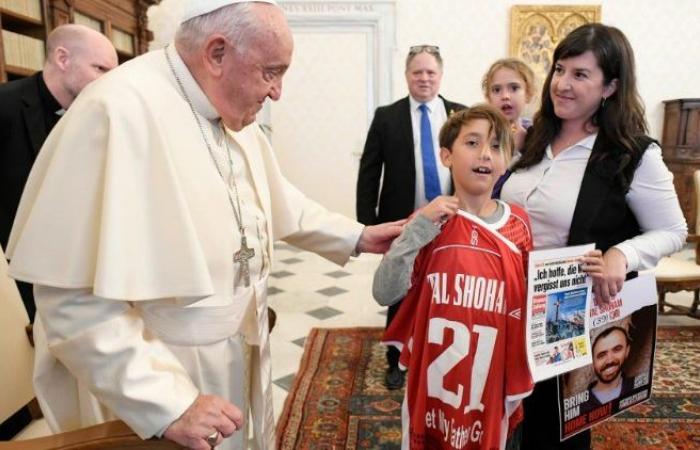 El Papa se reunió con un grupo de rehenes israelíes liberados en Gaza