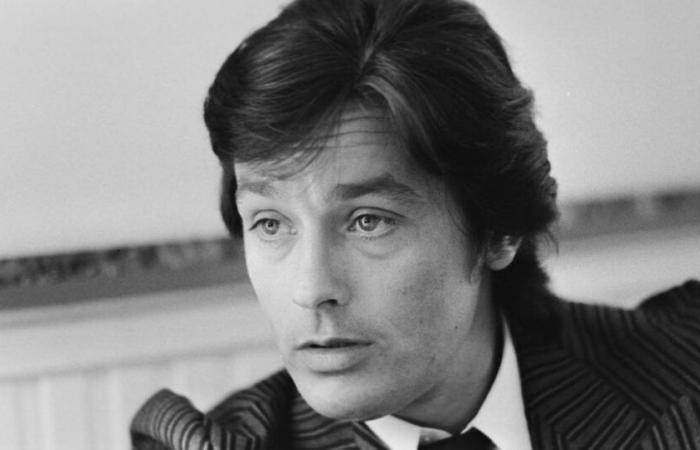 Revelaciones sobre la supuesta bisexualidad de Alain Delon en una nueva biografía