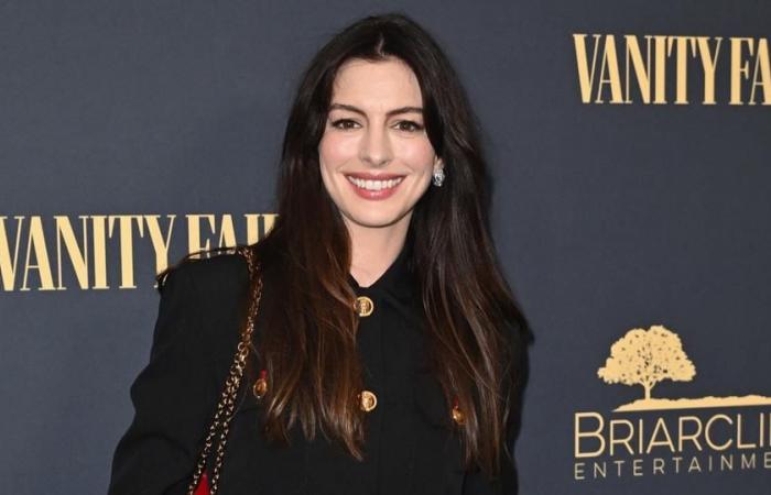 Anne Hathaway y su hijo casi son atropellados durante un partido de baloncesto