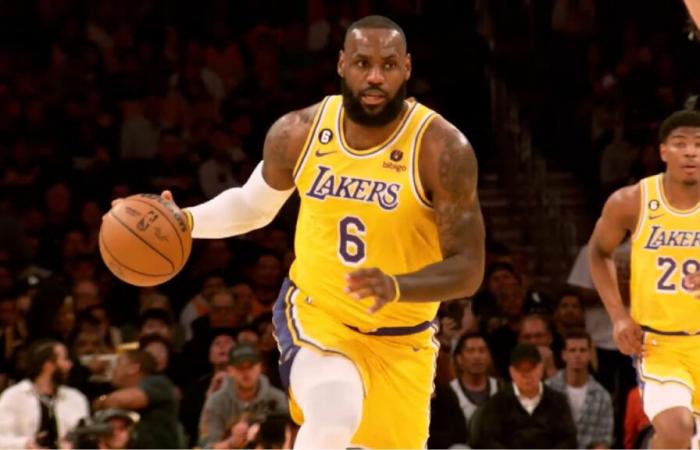 ¡LeBron James bate un nuevo récord de “antigüedad”!