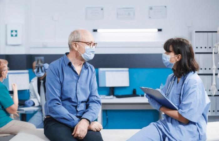 Por qué es necesario volver a usar mascarilla en los hospitales