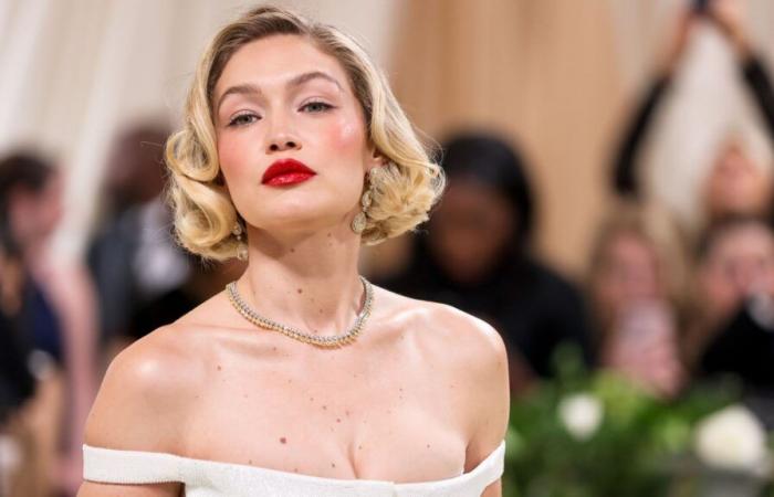 Gigi Hadid presume su trasero redondeado y sus marcados abdominales en un conjunto de fina lencería, no esconde casi nada