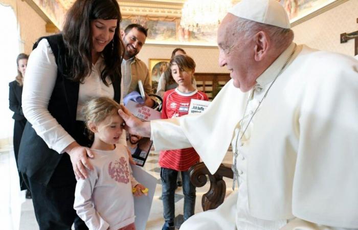 El Papa se reunió con un grupo de rehenes israelíes liberados en Gaza