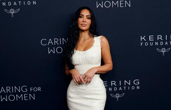 Kim Kardashian dice que está “criando a cuatro hijos sola”