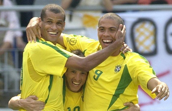 La leyenda brasileña Ronaldo desaira a Zidane, Figo, Beckham y Rivaldo y elige a la ex estrella del Aston Villa como el mejor compañero de equipo de la historia