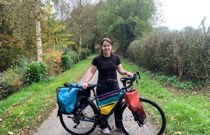 Solitaria y en bicicleta, desde Bretaña, Faustine recorrerá 19.000 kilómetros por Europa