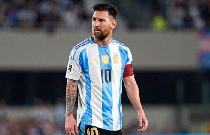 Desairado por Messi, responde con un gol increíble