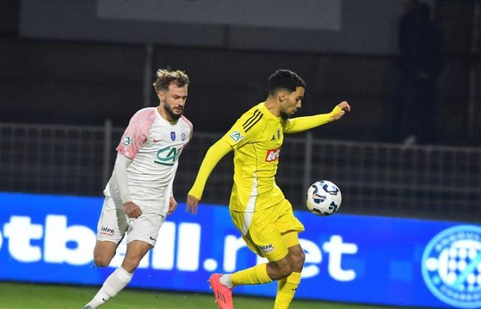 Fútbol: Rodez atrapado por Angoulême en el descanso, sigue el partido en directo