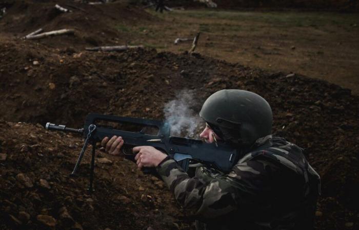 Después de varias semanas de entrenamiento en Francia, los soldados ucranianos se preparan para unirse al frente.