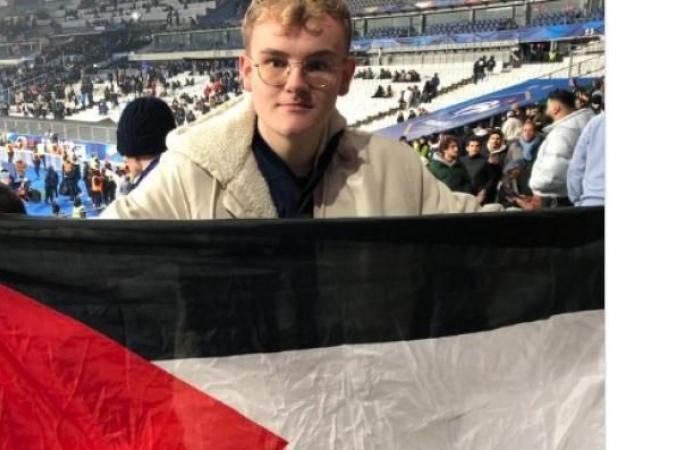 ¿Quién es este periodista que anoche entró en el Estadio de Francia con una bandera palestina a pesar de la prohibición y envió su foto a Bruno Retailleau?