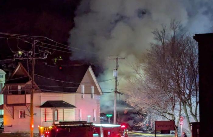 Gran incendio en la calle 120 de St-Georges de Beauce