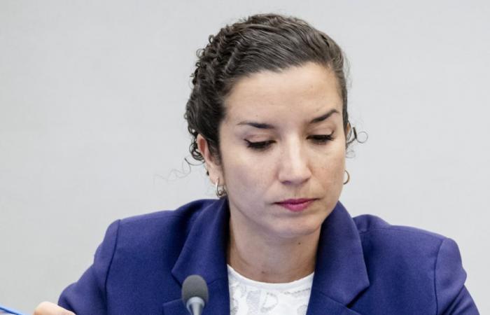 La ministra holandesa de origen marroquí, Nora Achahbar, dimite del gabinete por «comentarios racistas de sus colegas»