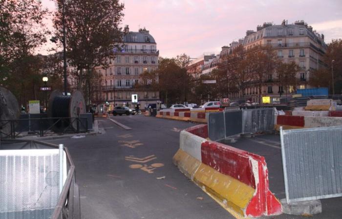 Esta cantina parisina poco a poco devorada por las obras de la plaza Daumesnil.