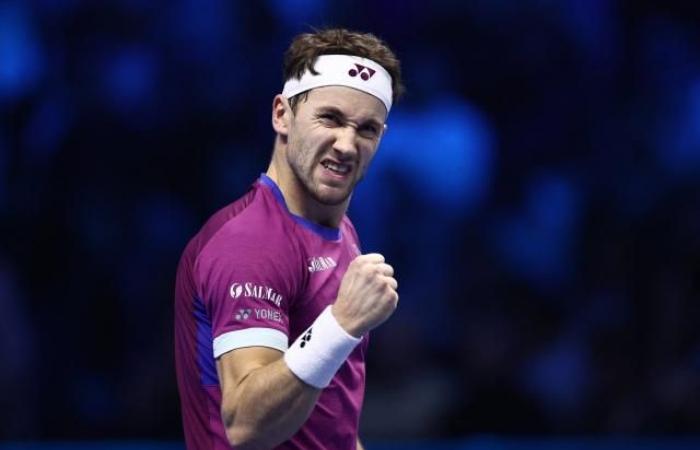 Casper Ruud antes de su partido contra Jannik Sinner en las semifinales de las Finales ATP (Tenis)